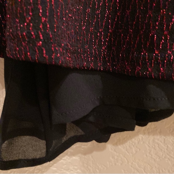 Guess women’s halter tank, choice of two colors: red or gold, size small, NWOT - Picture 11 of 16